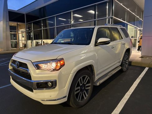 Used 2015 Toyota 4Runner Limited image 2