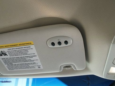 Used 2019 Ford Edge Titanium image 22