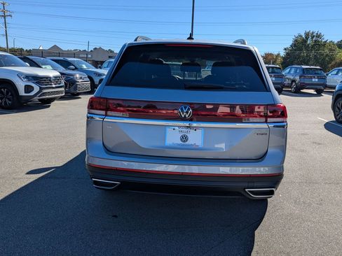 New 2026 Volkswagen Atlas SE image 4
