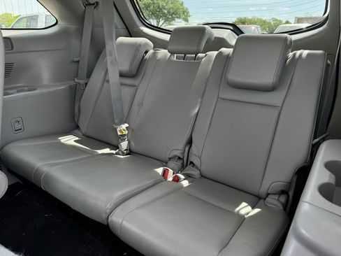 Used 2017 Toyota Highlander XLE image 30