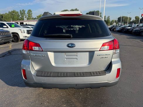 Used 2010 Subaru Outback 3.6R Limited AWD/4WD image 4