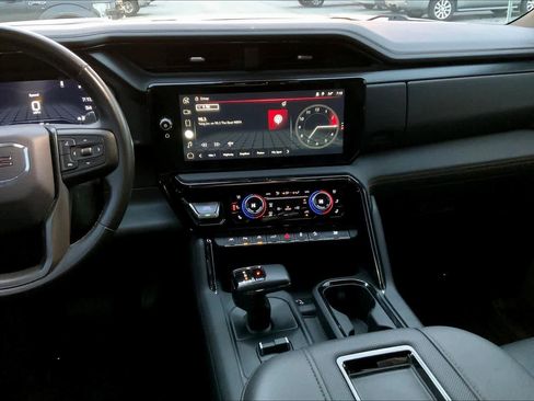 Used 2022 GMC Sierra 1500 AT4 w/ AT4 Premium Package image 7