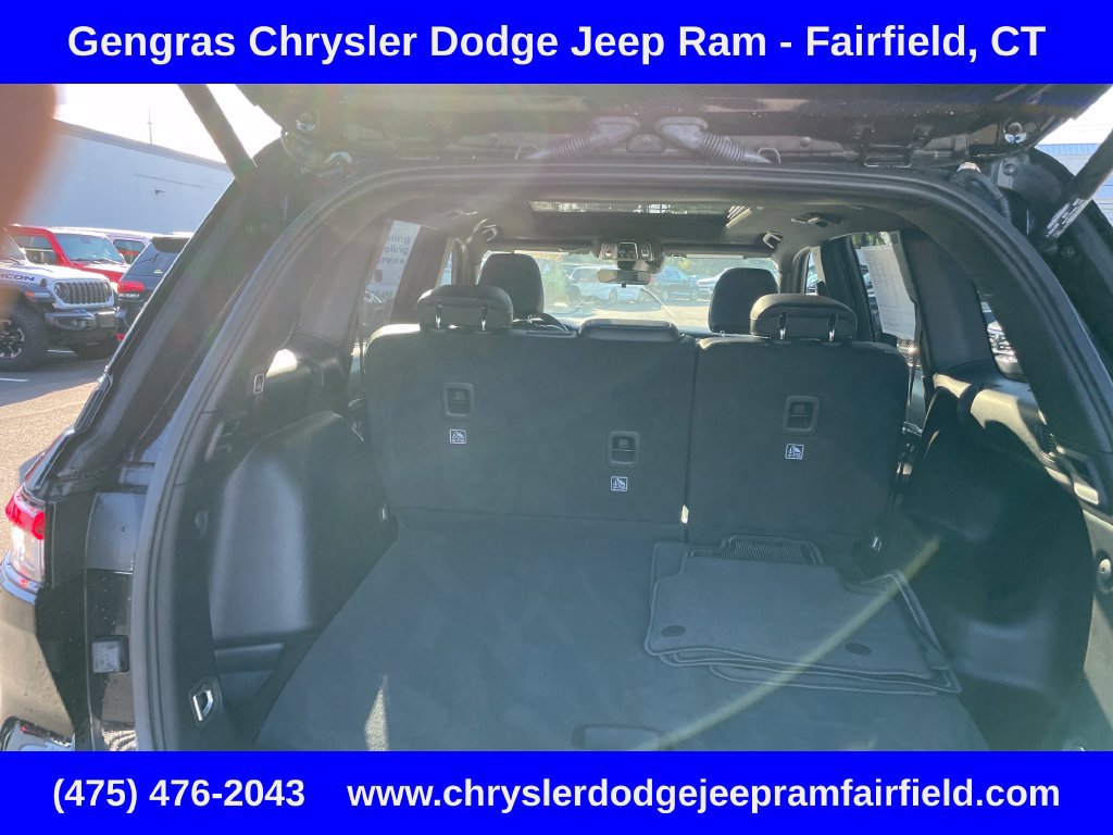 Used 2025 Jeep Grand Cherokee Limited AWD/4WD image 30