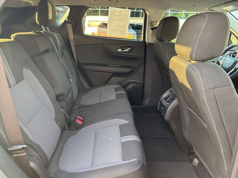 Used 2025 Chevrolet Blazer LT FWD image 19