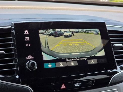 Used 2025 Honda Passport TrailSport image 32