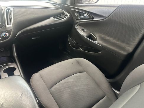 Used 2017 Chevrolet Malibu LS image 17