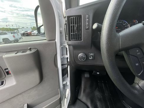 Used 2025 GMC Savana 2500 w/ Driver Convenience Package RWD image 17