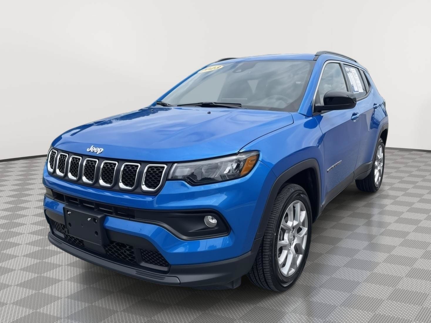 Used 2023 Jeep Compass Latitude AWD/4WD image 10