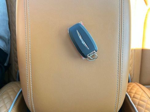 Used 2023 Chrysler Pacifica Pinnacle FWD image 55