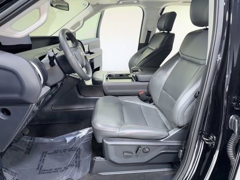 Used 2025 Ford Expedition Active image 16