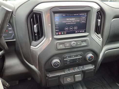 Used 2020 Chevrolet Silverado 1500 Custom w/ Custom Value Package RWD image 19