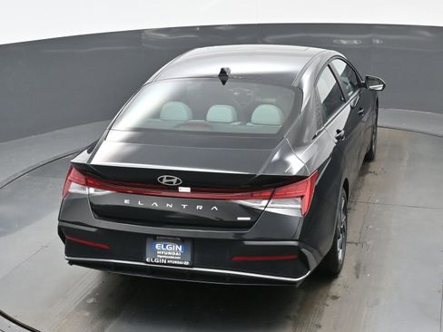 Certified 2025 Hyundai Elantra Limited image 37