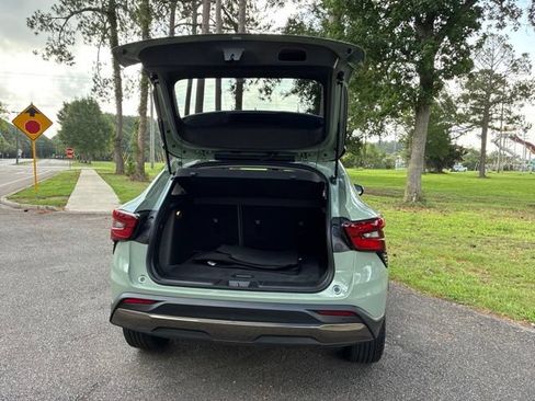 Used 2025 Chevrolet Trax ACTIV w/ Sunroof Package FWD image 18