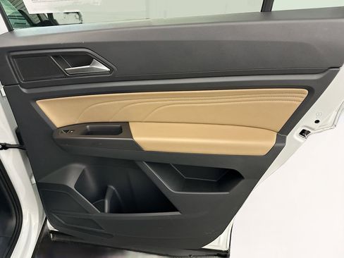 Used 2022 Volkswagen Atlas Cross Sport SE image 31