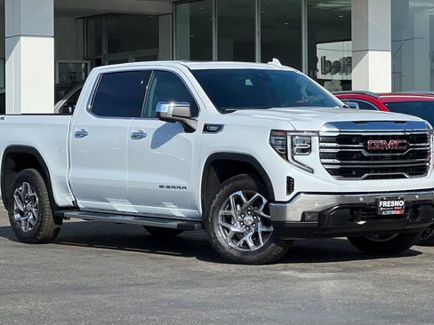 New 2026 GMC Sierra 1500 SLT image 2