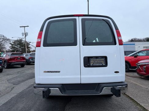 Used 2024 Chevrolet Express 2500 w/ Driver Convenience Package image 7