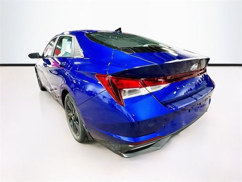 Used 2023 Hyundai Elantra SEL image 5