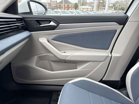 New 2026 Volkswagen Jetta SE FWD image 25