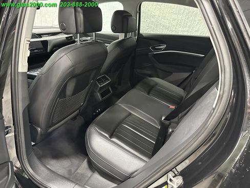 Used 2021 Audi e-tron Premium Plus image 9
