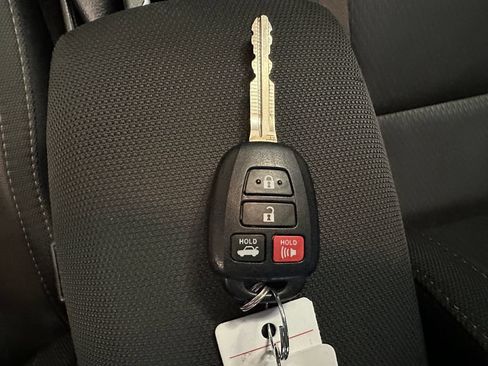 Used 2019 Toyota Corolla LE FWD image 15