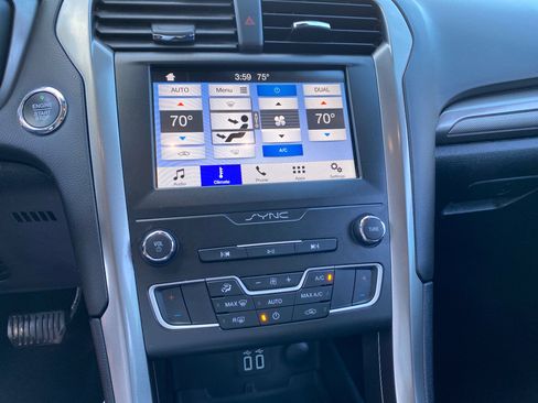 Used 2019 Ford Fusion SE image 67