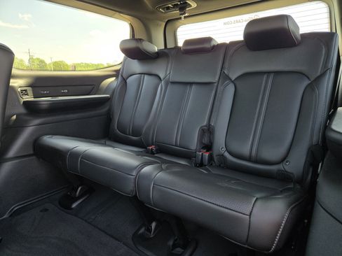 New 2026 Jeep Grand Wagoneer 4WD image 19