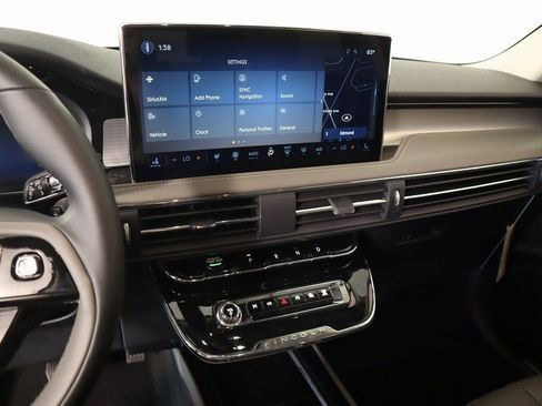 New 2026 Lincoln Corsair Premiere image 5