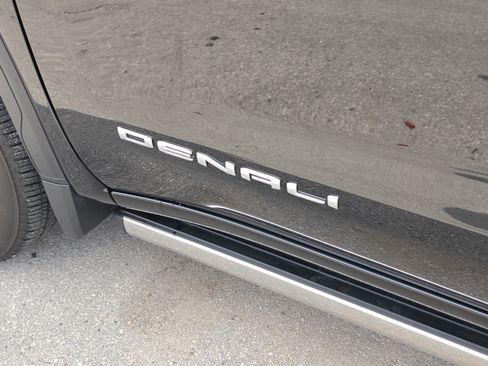 Used 2025 GMC Sierra 1500 Denali w/ Denali Reserve Package AWD/4WD image 29