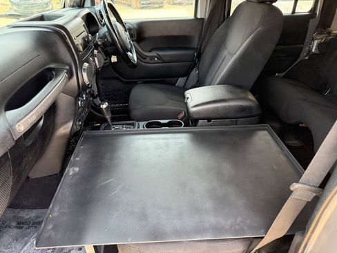 Used 2014 Jeep Wrangler Unlimited Sport AWD/4WD image 12