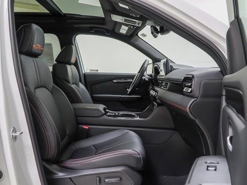 New 2025 Honda Pilot TrailSport image 38