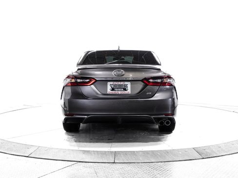 Certified 2021 Toyota Camry SE image 9