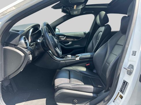 Used 2019 Mercedes-Benz C 300 4MATIC Sedan image 15