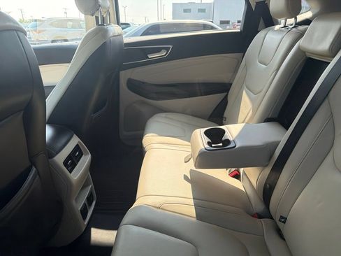 Used 2019 Ford Edge Titanium FWD image 10