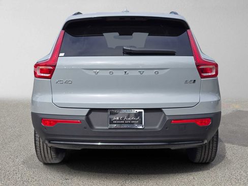 Used 2026 Volvo XC40 B5 Plus w/ Protection Package Premier AWD/4WD image 4