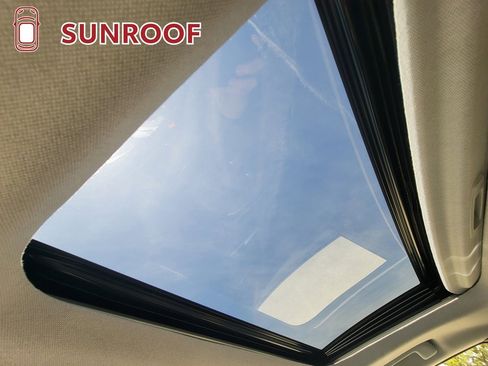 Used 2018 Toyota Prius Four w/ Advanced Technology Package image 31