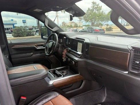 Used 2024 Chevrolet Silverado 2500 High Country w/ High Country Premium Package AWD/4WD image 22