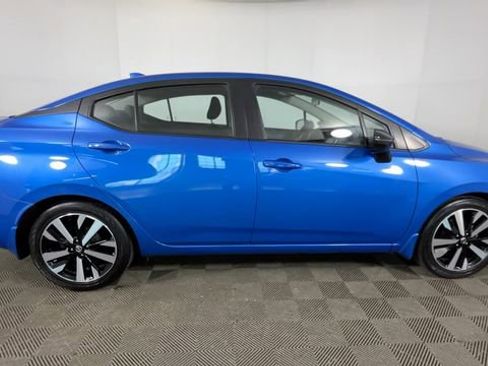 Used 2021 Nissan Versa SR w/ Convenience Package FWD image 3