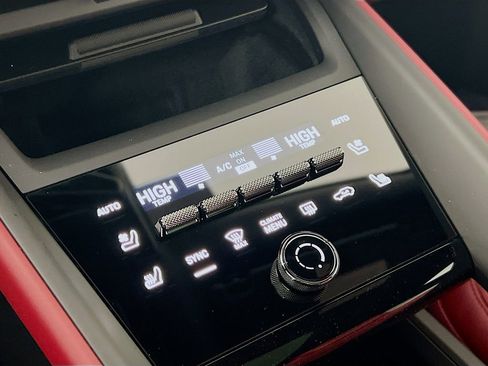 New 2026 Porsche Macan 4 Electric image 18