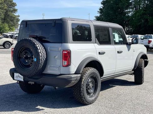 New 2026 Ford Bronco Big Bend w/ Black Diamond Package AWD/4WD image 3