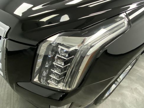 Used 2017 Cadillac Escalade Premium Luxury image 11