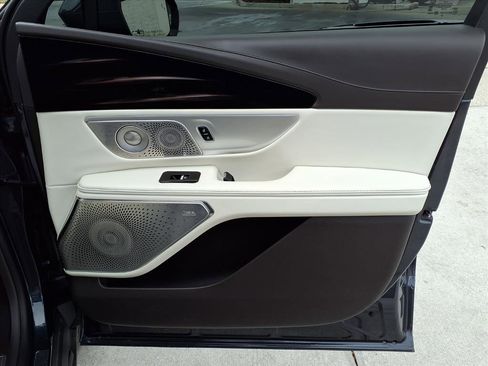 Used 2024 Lincoln Nautilus Black Label w/ Jet Appearance Package (87T) image 11