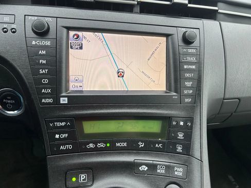Used 2011 Toyota Prius Three w/ Navigation Pkg FWD image 12