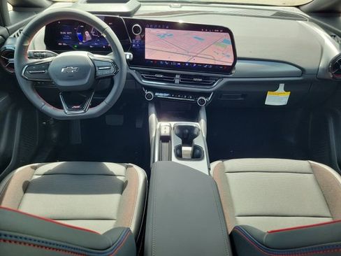 New 2025 Chevrolet Equinox EV RS w/ Convenience Package II FWD image 5