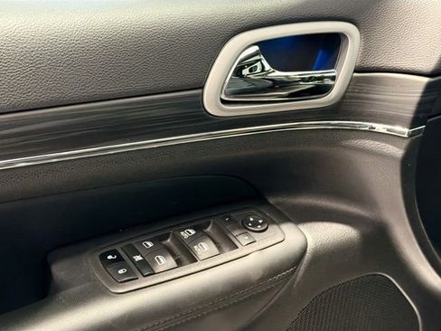 Used 2022 Jeep Grand Cherokee Limited w/ Trailer Tow Group IV image 17