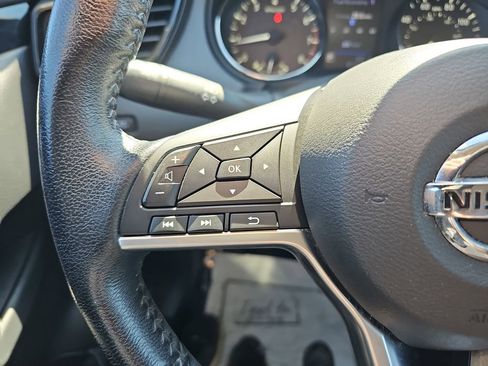 Used 2021 Nissan Rogue Sport SL FWD image 21