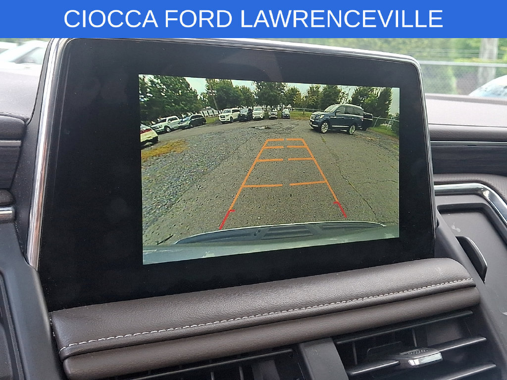 Used 2023 GMC Yukon XL SLT AWD/4WD image 4
