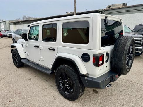 Used 2020 Jeep Wrangler Unlimited Sahara AWD/4WD image 4