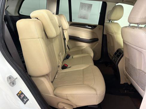 Used 2017 Mercedes-Benz GLS 450 4MATIC image 31