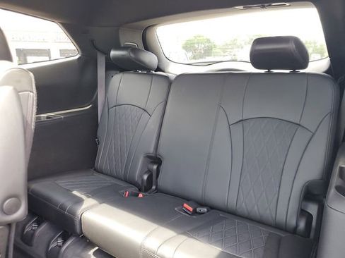 Used 2023 Buick Enclave Avenir FWD image 11