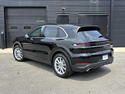 Certified 2024 Porsche Cayenne image 3